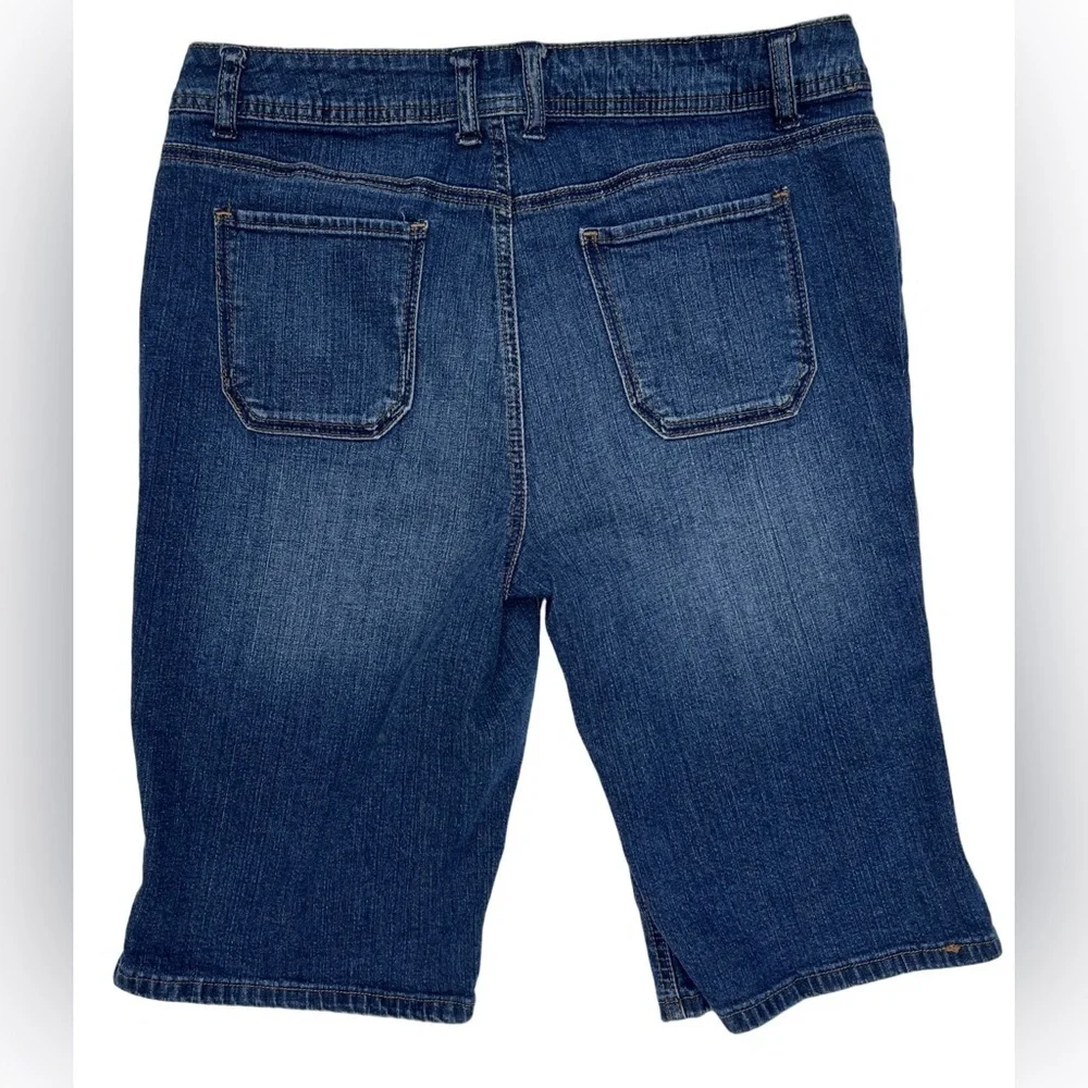 St. John's Bay Classic Blue Jean Shorts Size 12 - Picture 2 of 6